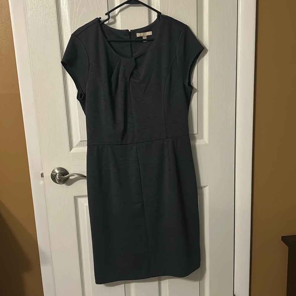 Banana Republic knit cap sleeve dress with twist detail